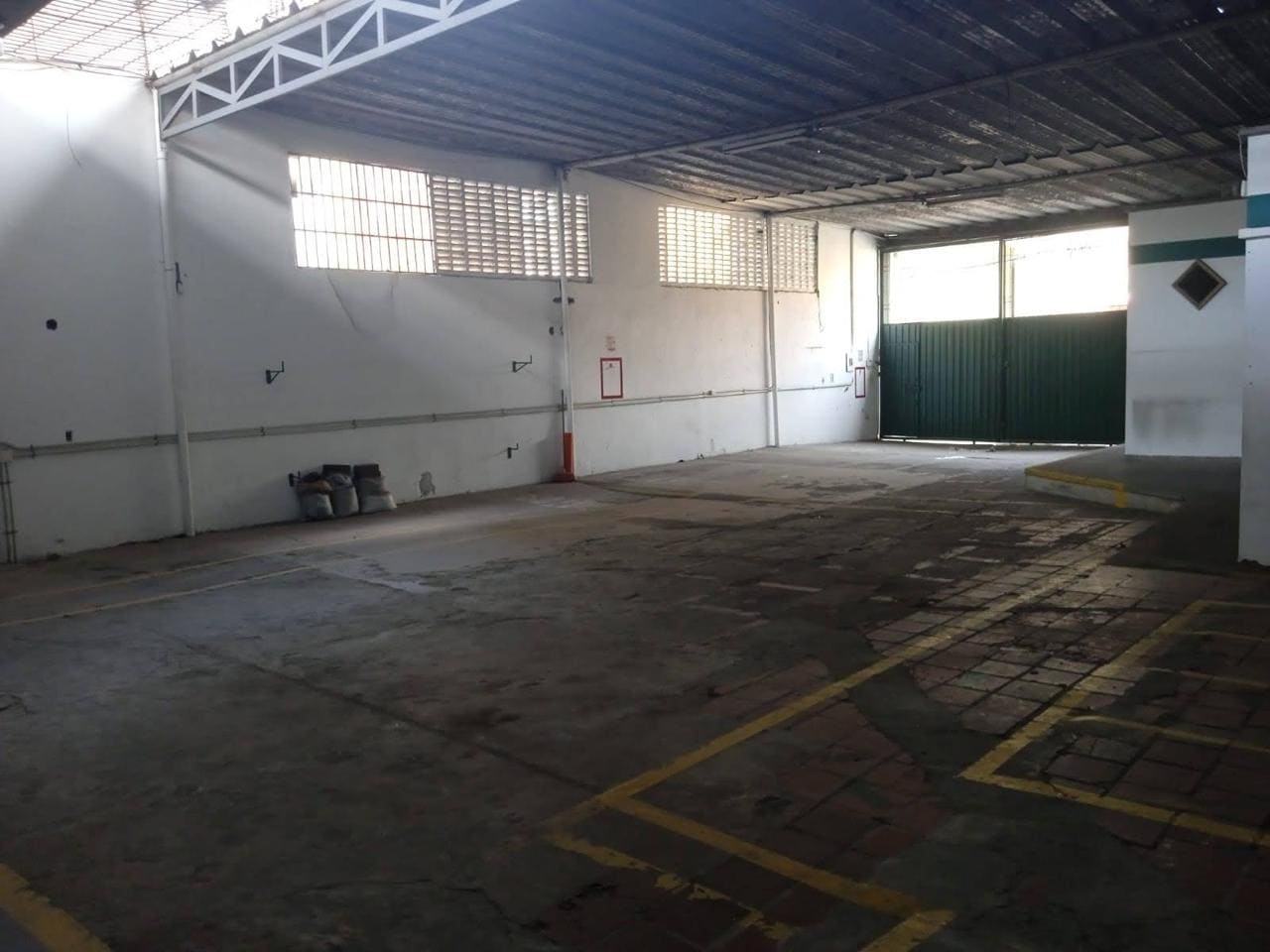 Bodega comercial en el Centro