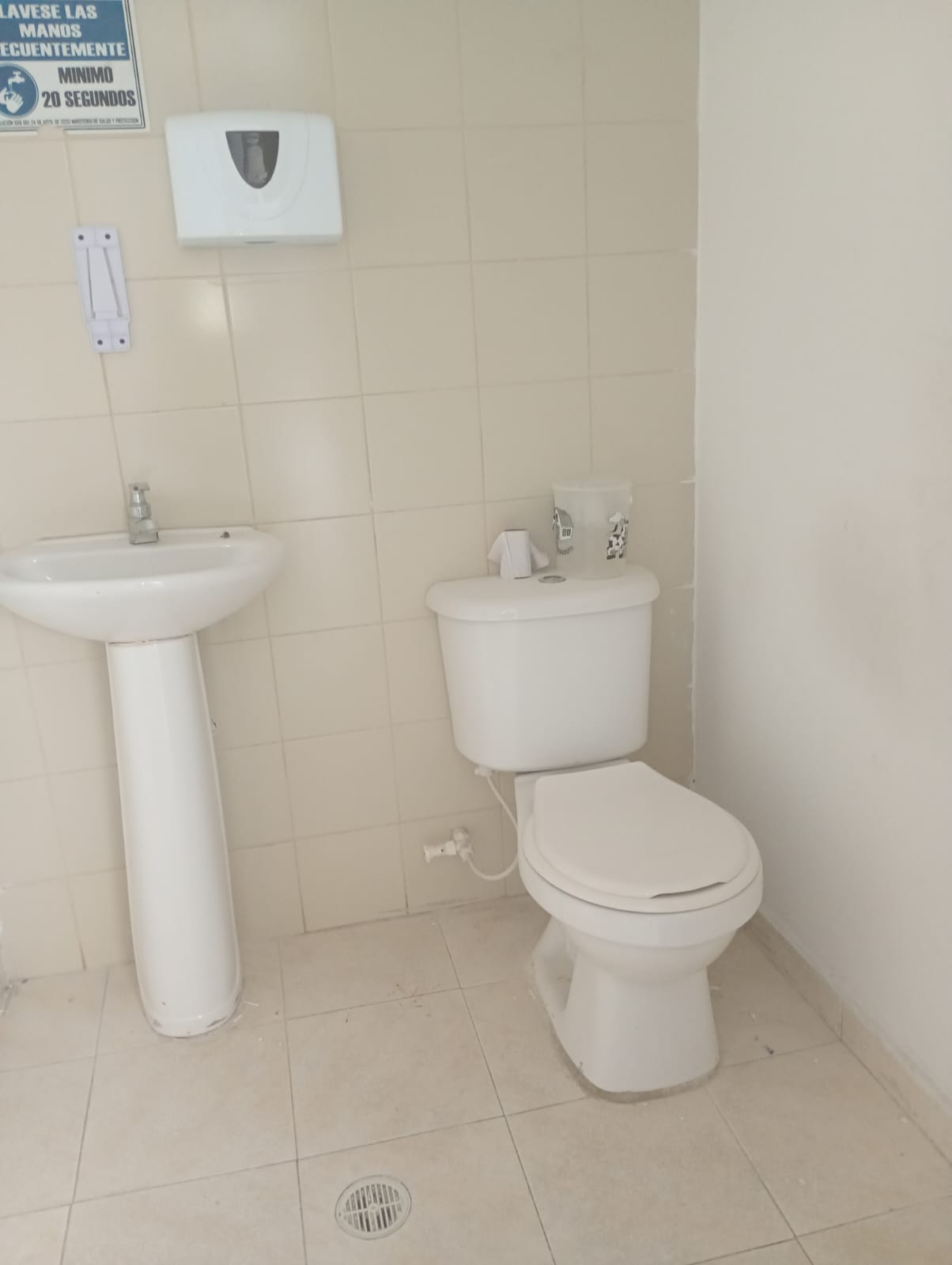 Casa Comercial en el Barrio Cabecera