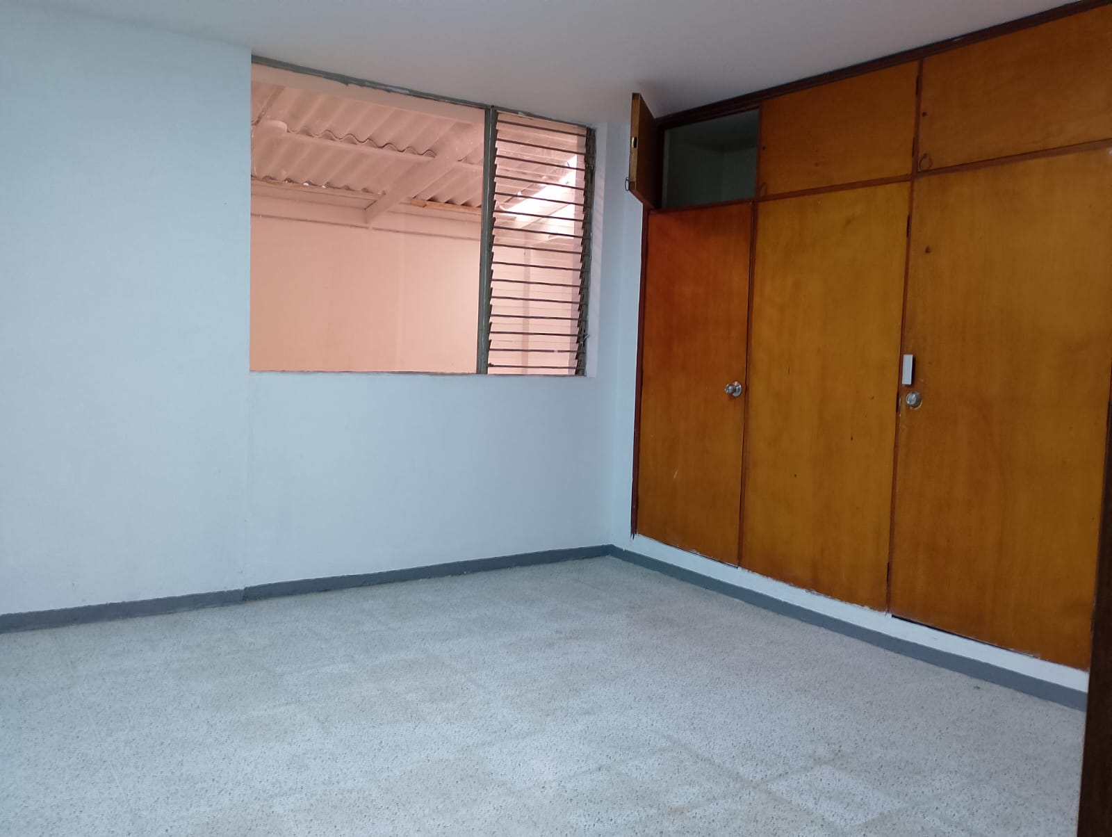casa comercial en el barrio Laureles